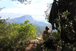 Peter Sandner: Kirsten Kötter, Foto zum Aquarell mit Blick auf die Montagne Sainte-Victoire vom Mont Joli (beim Projekt Painting Site Specific), 06.10.2013, Aquarell, 17 × 24 cm