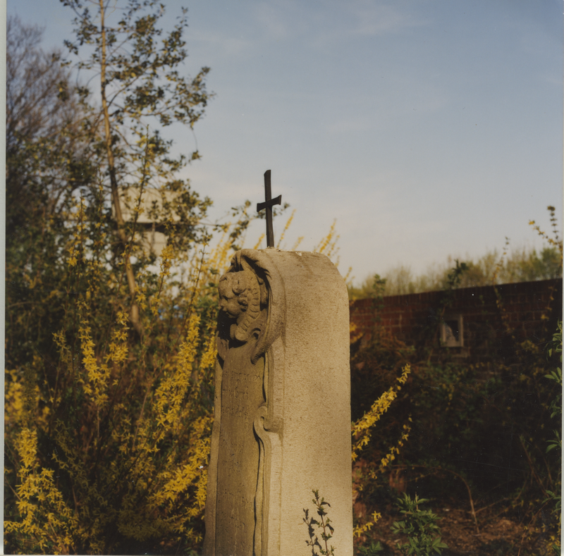 2003_03_05_engelsruh-friedhof_foto_123-12, photo print, ca. 20 × 20 cm (Kirsten Kötter)