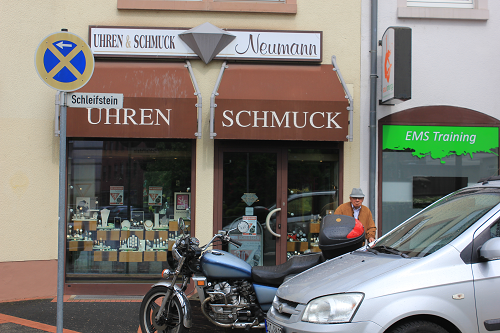 Bitburg, Poststraße 5 / Schleifstein, Uhren Schmuck Neumann, 2018, Foto: Kirsten Kötter