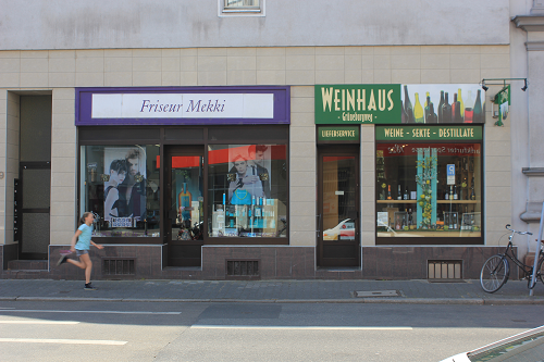 Frankfurt a. M., Grüneburgweg 49, 2018, Friseur Mekki + Weinhaus, Foto: Kirsten Kötter