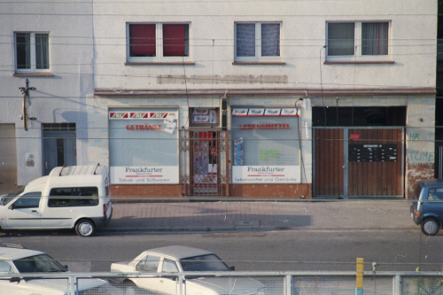 Frankfurt a. M., Kreuznacher Straße 48, 1997, Getränke, Lebensmittel, Foto: Kirsten Kötter