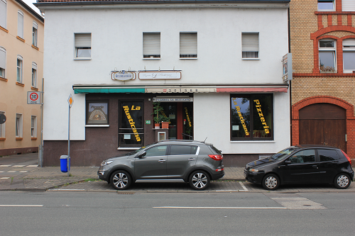 Frankfurt a. M., Leunastraße 40 / Raugasse, 2018, Pizzeria La Rusticana, Foto: Kirsten Kötter